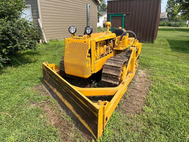 Image of Caterpillar D2 equipment image 4