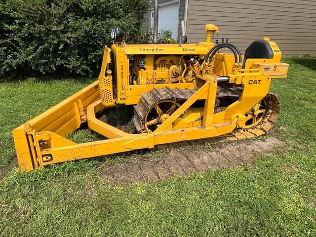 Image of Caterpillar D2 equipment image 1