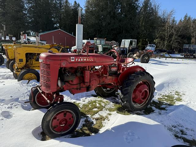 Image of Farmall A equipment image 2