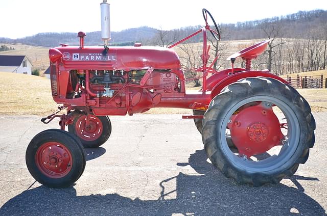 Image of Farmall Cub equipment image 2
