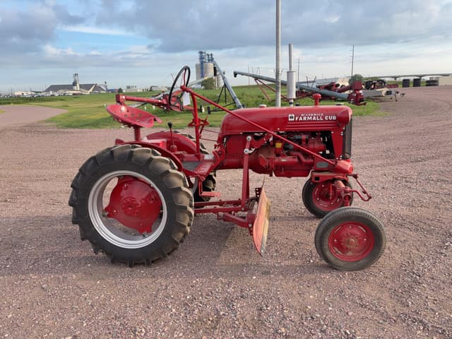 Image of Farmall Cub equipment image 4