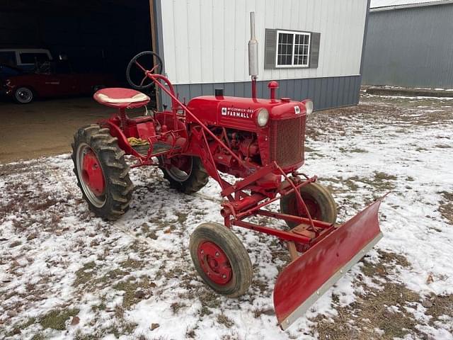 Image of Farmall Cub equipment image 1