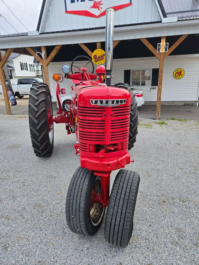 Image of Farmall H equipment image 3