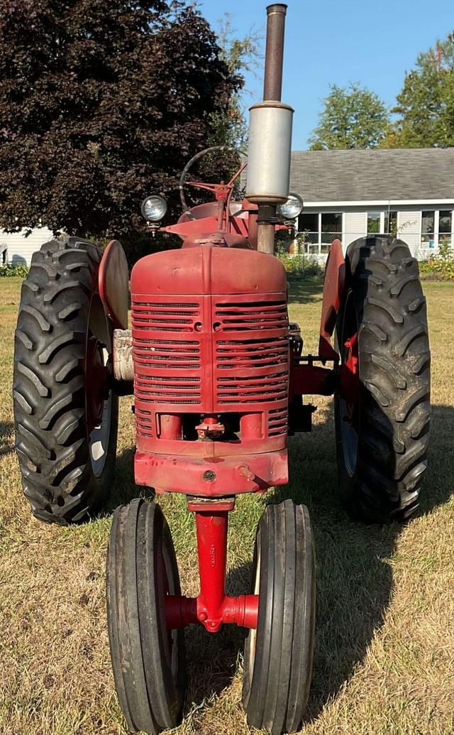 Image of Farmall H equipment image 2