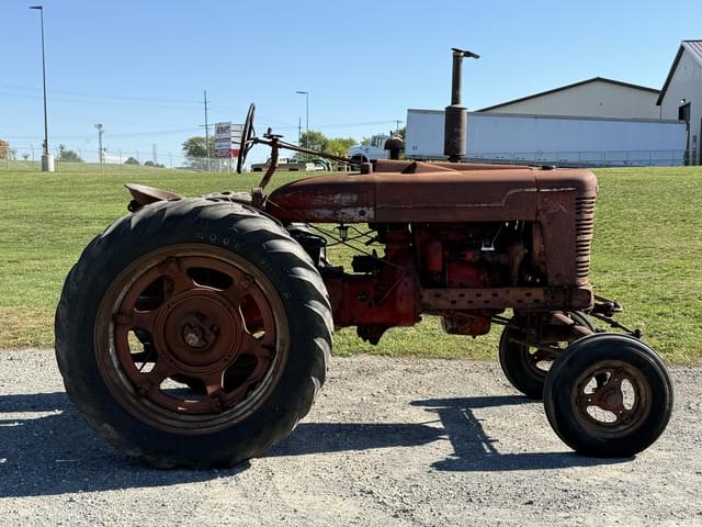 Image of Farmall M equipment image 3