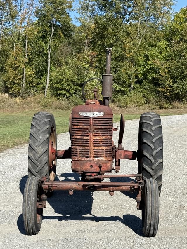 Image of Farmall M equipment image 1