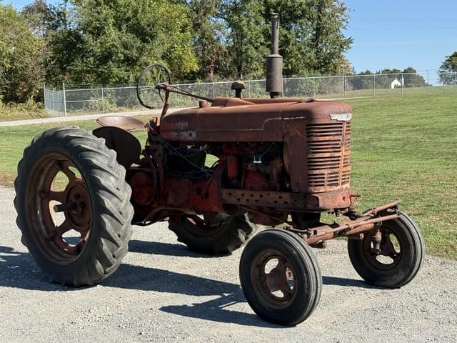 Image of Farmall M equipment image 2
