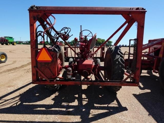 Image of Farmall M equipment image 3