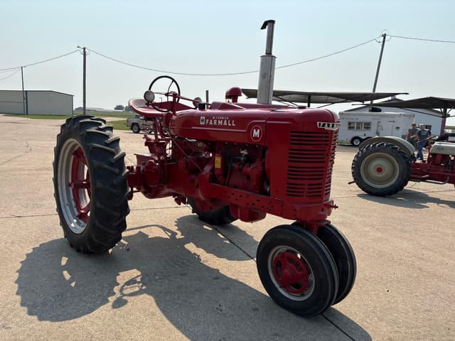 Image of Farmall M equipment image 1