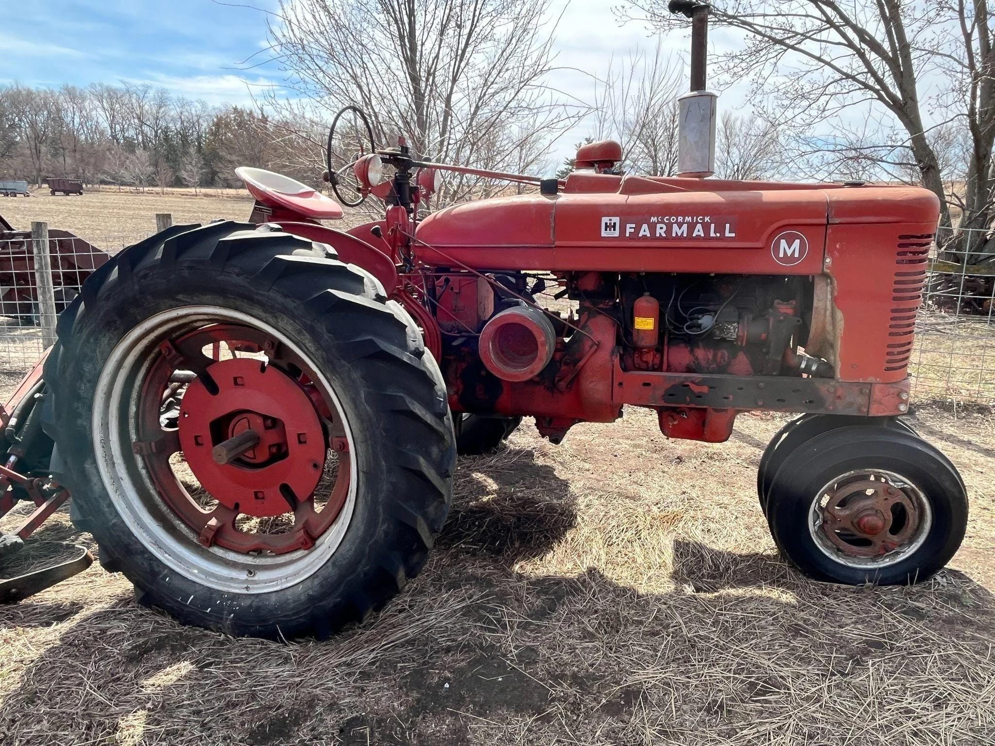 1949 Farmall M Equipment Image0
