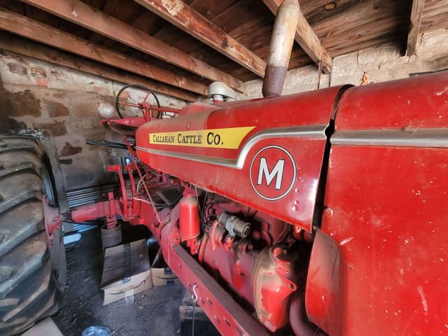 Image of Farmall M equipment image 2
