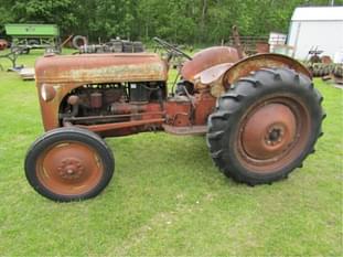1949 Ford 8N Equipment Image0
