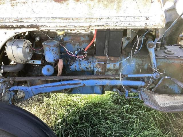 Image of Ford 8N equipment image 4