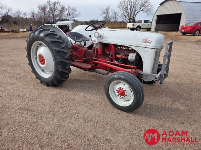 Image of Ford 8N equipment image 1