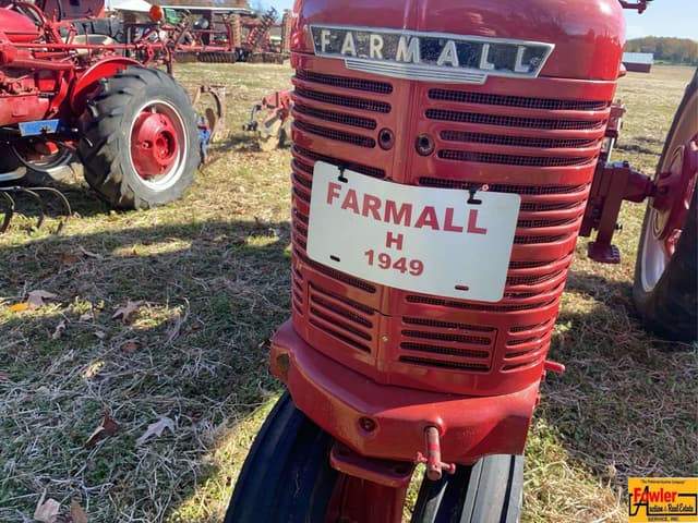 Image of Farmall H equipment image 1