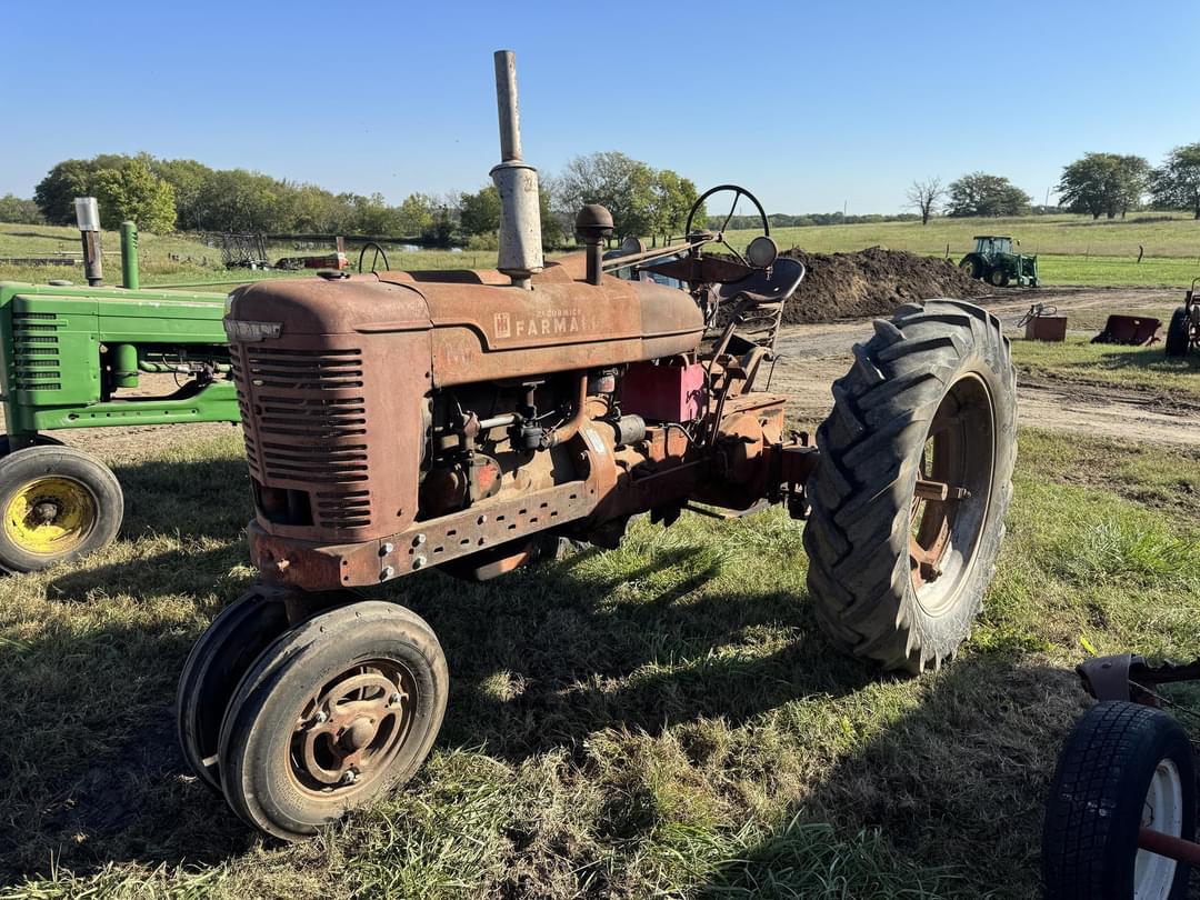 Image of Farmall M Image 1