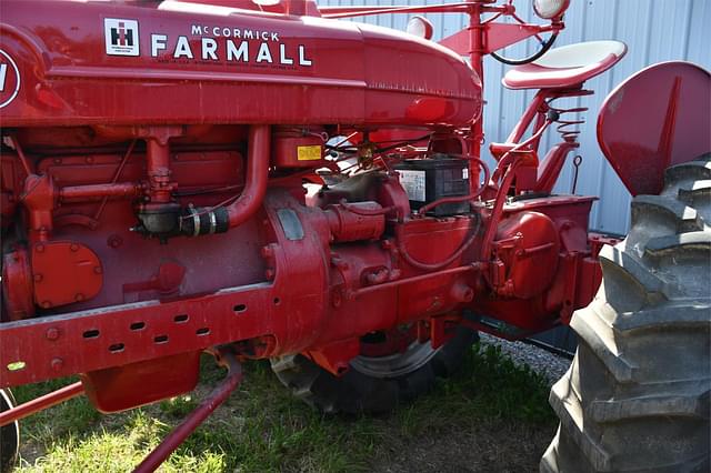 Image of Farmall MV equipment image 4