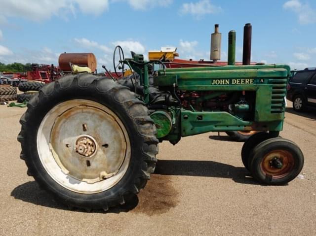 Image of John Deere A equipment image 1