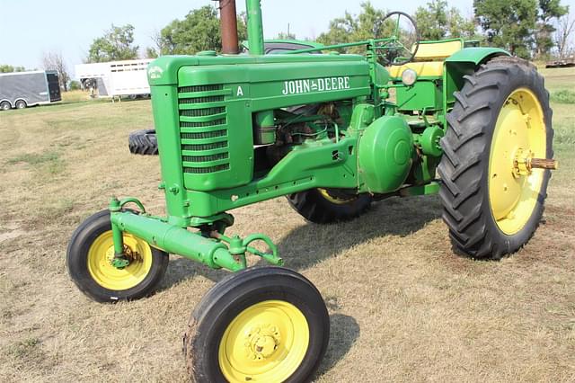 Image of John Deere A equipment image 1