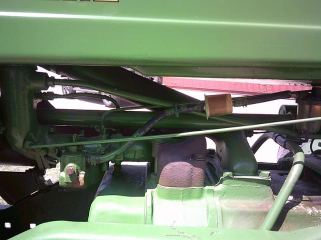 Image of John Deere A equipment image 4