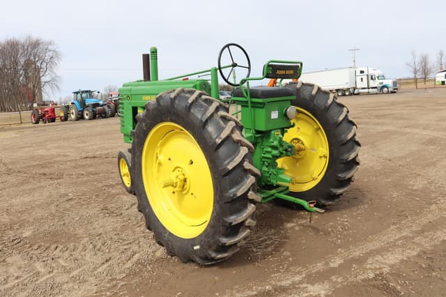 Image of John Deere A equipment image 4