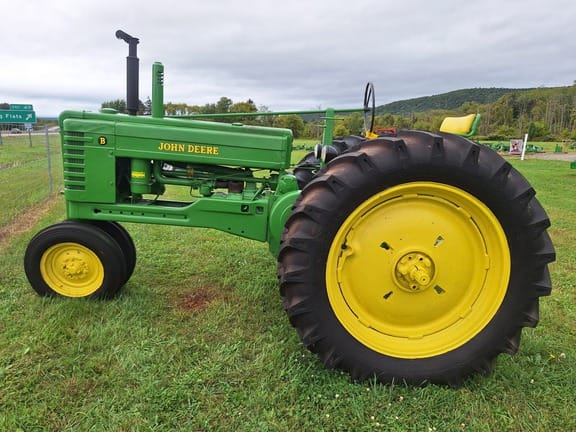 Main image John Deere B