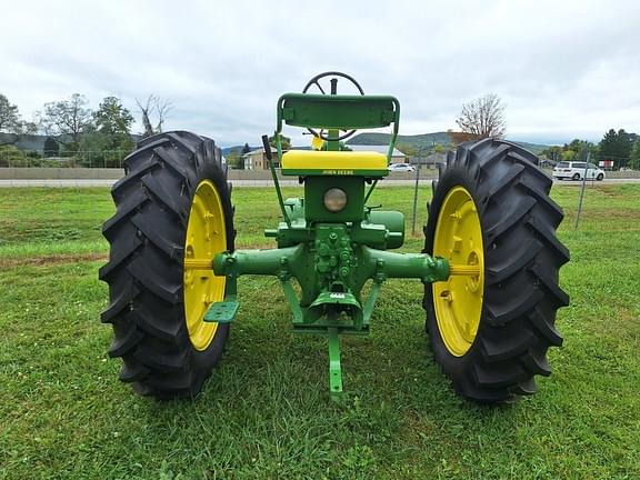 Image of John Deere B equipment image 4