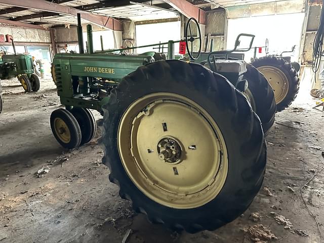 Image of John Deere B equipment image 2