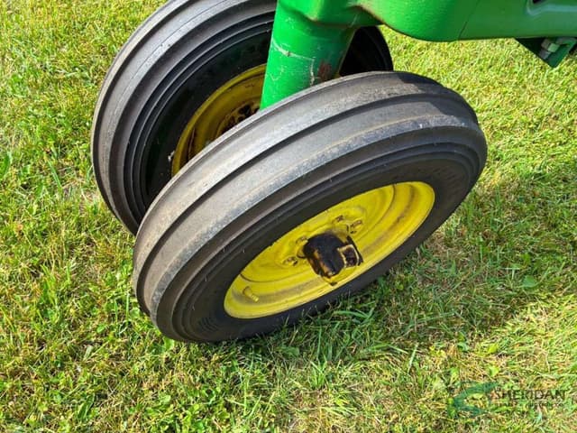 Image of John Deere B equipment image 1