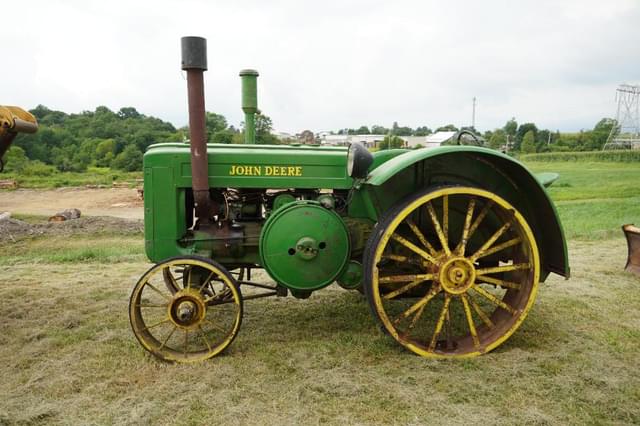Image of John Deere D equipment image 1