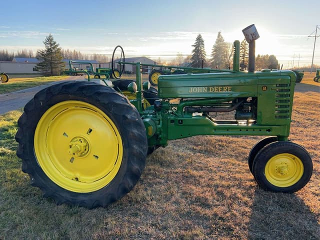 Image of John Deere B equipment image 1