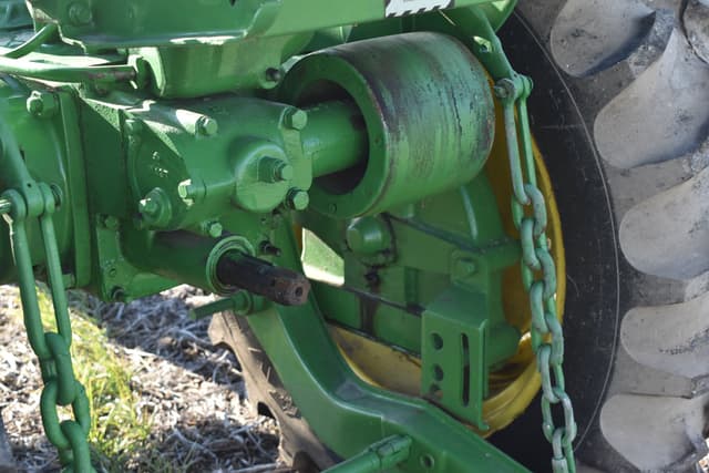 Image of John Deere M equipment image 4