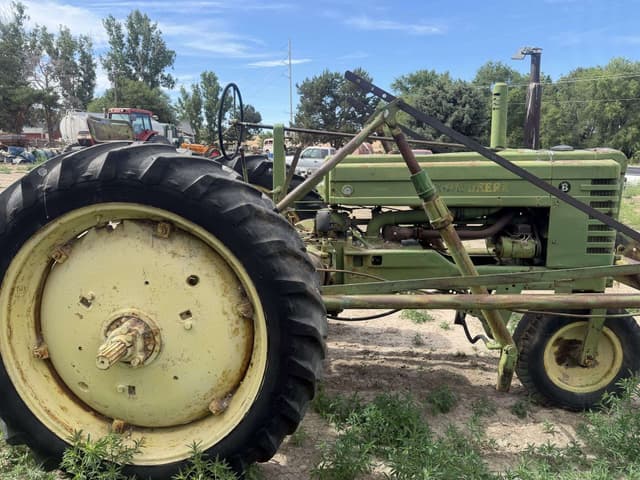 Image of John Deere B equipment image 2