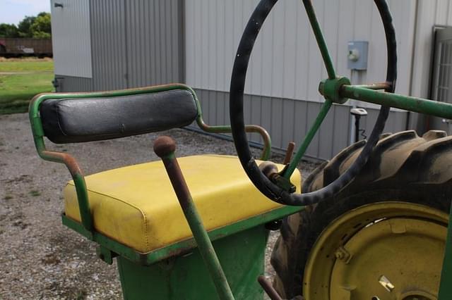 Image of John Deere B equipment image 4