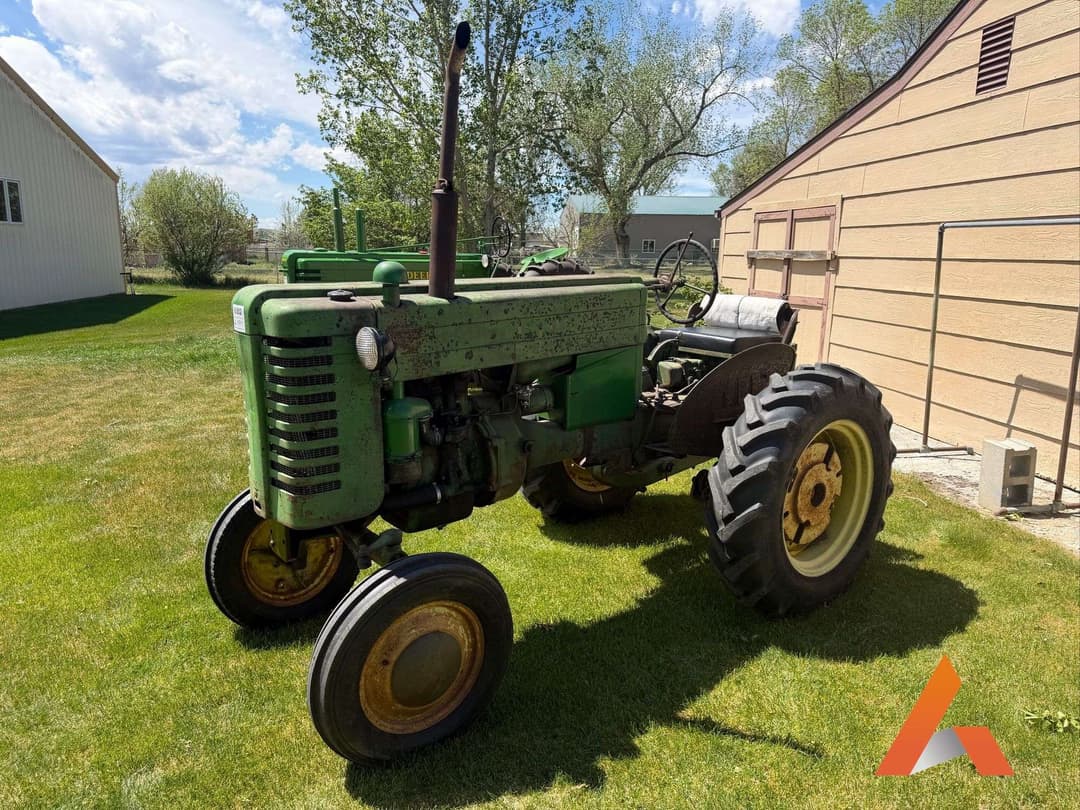 Image of John Deere M Primary image
