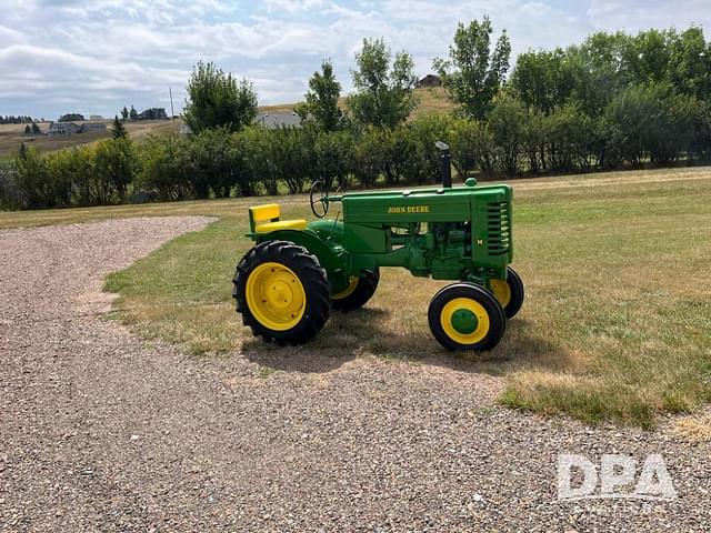 Image of John Deere M equipment image 1