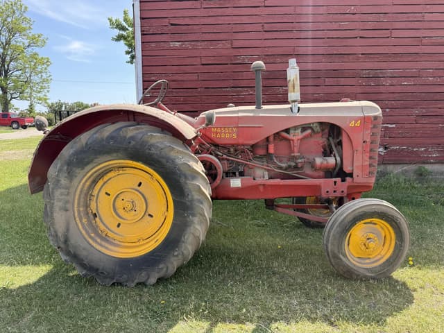 Image of Massey-Harris 44 equipment image 1