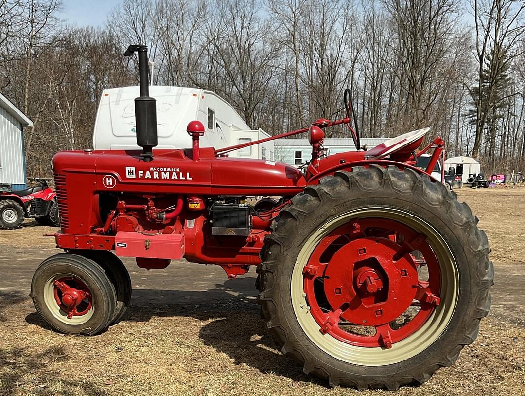 Image of Farmall H Primary image