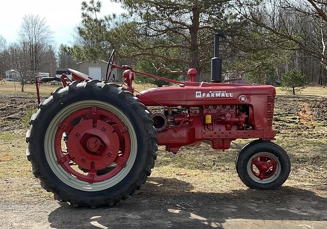 Image of Farmall H equipment image 1
