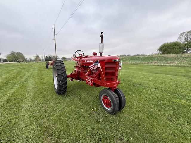Image of Farmall M equipment image 2