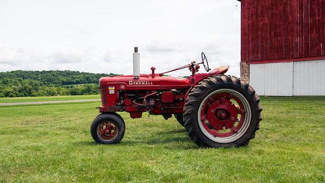 Image of Farmall H equipment image 2
