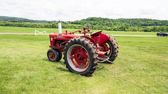 Image of Farmall H equipment image 3