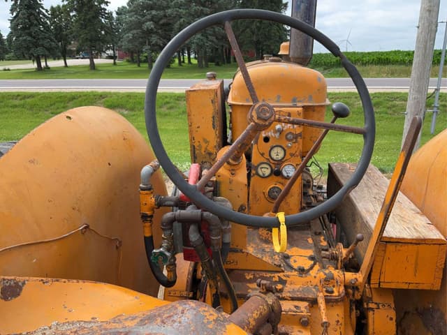 Image of Minneapolis-Moline UTS equipment image 3