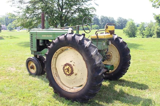 Image of John Deere A equipment image 4