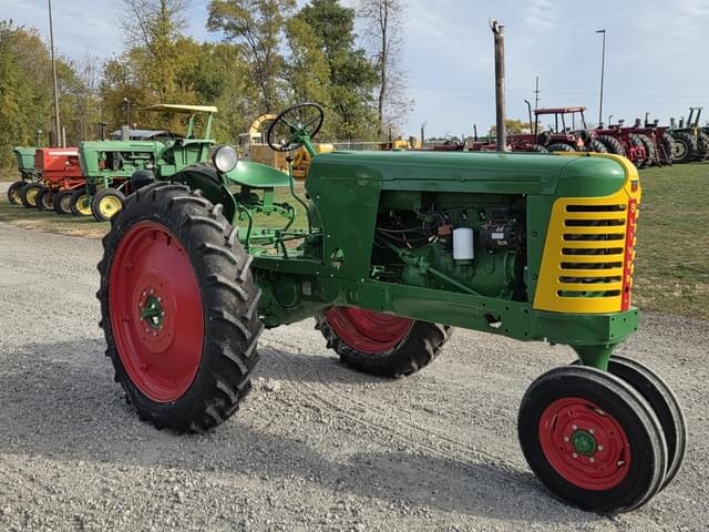 Image of Oliver 66 equipment image 2