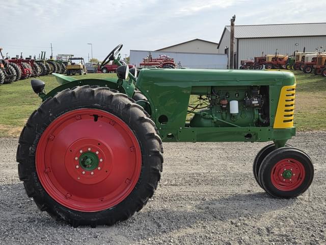 Image of Oliver 66 equipment image 3