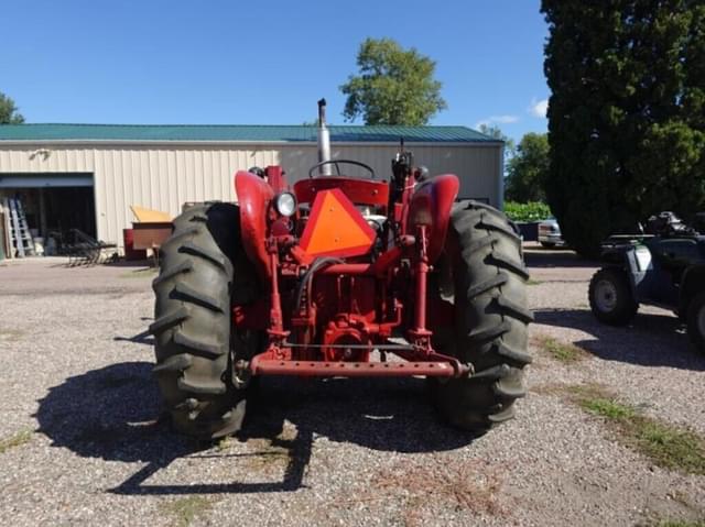 Image of International Harvester 340 equipment image 2