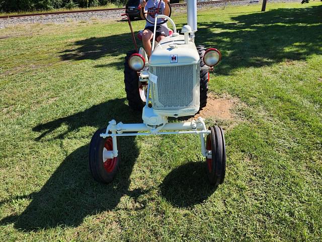 Image of Farmall Cub equipment image 3