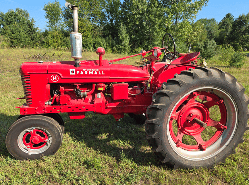 Image of Farmall H Image 0