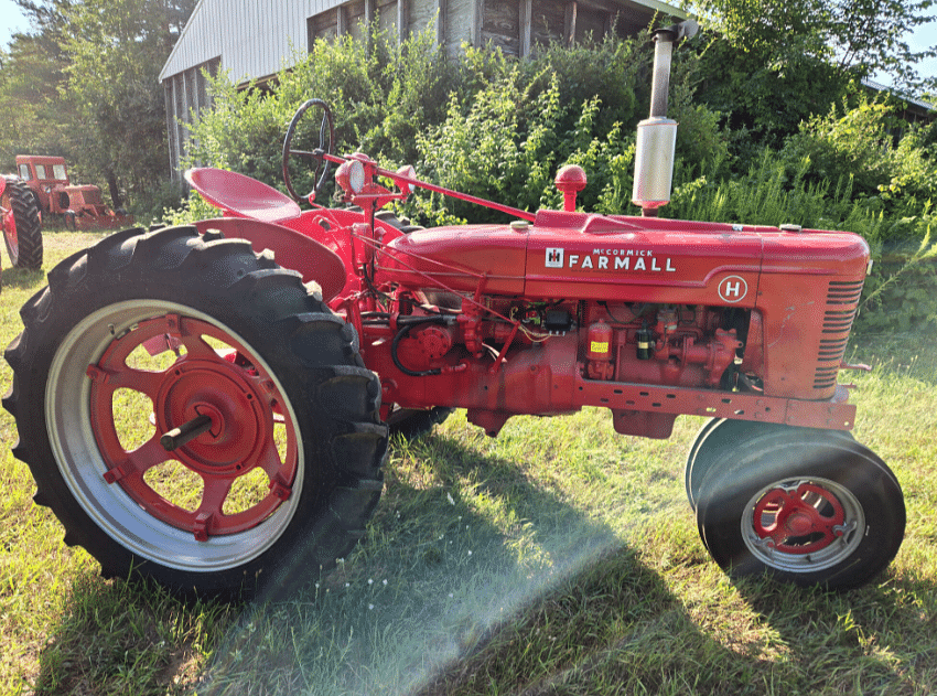 Image of Farmall H Image 1